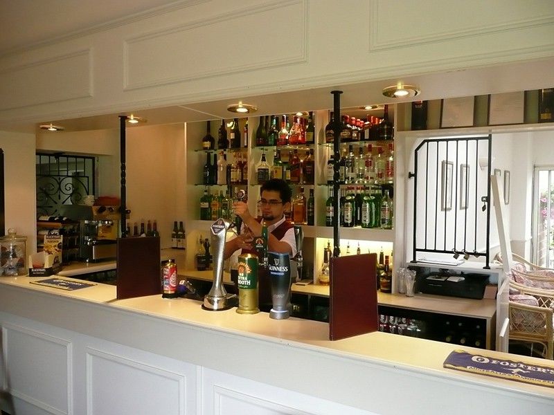 โรงแรมบีชคอมเบอร์ Grouville ภายนอก รูปภาพ